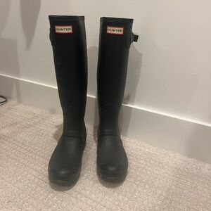 Hunter Black Matte Classic Rain Boots-wide calf